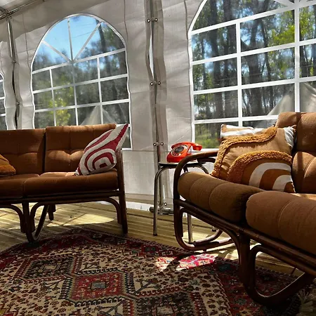 Le Spot Sur אוהל מפואר *